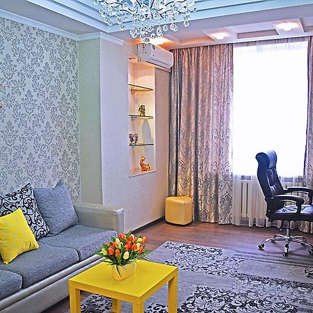 Cozyart Apartment Bishkek Esterno foto
